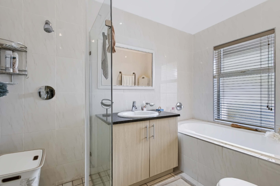  Bedroom Property for Sale in Twin Rivers Western Cape